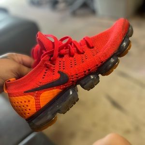 Vapor max, neon color